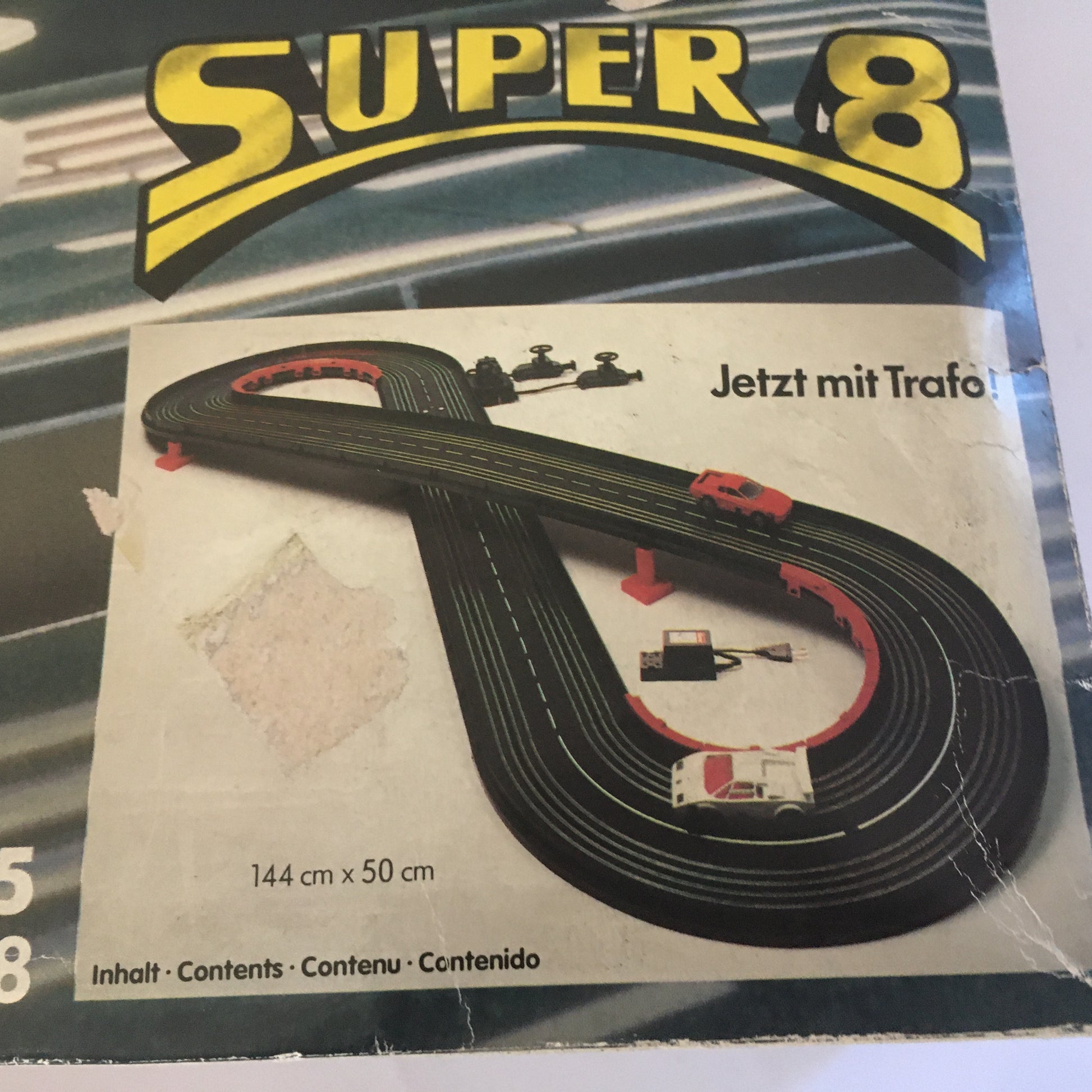 Carrera, Pista Servo 140Super 8 con Ferrari Testarossa e Lamborghini Countach - Raggi's Collectibles' Automotive Art