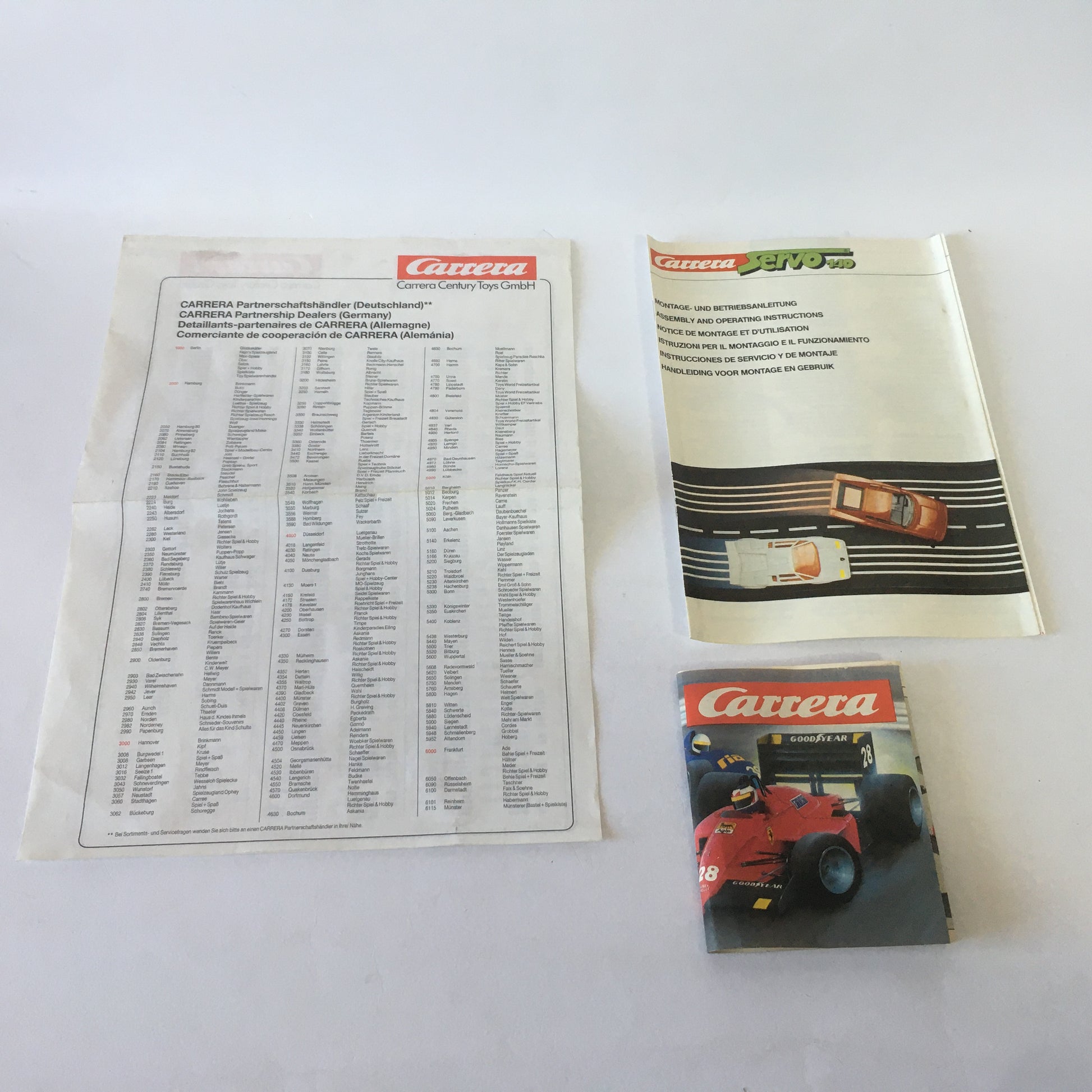 Carrera, Pista Servo 140Super 8 con Ferrari Testarossa e Lamborghini Countach - Raggi's Collectibles' Automotive Art