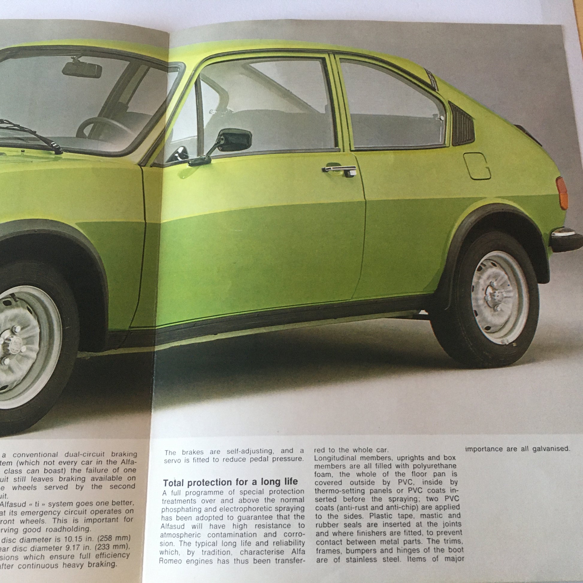 Alfa Romeo, Brochure Alfasud TI 1200 e Alfasud TI 1500, Anni '70, Lingua Inglese - Raggi's Collectibles' Automotive Art