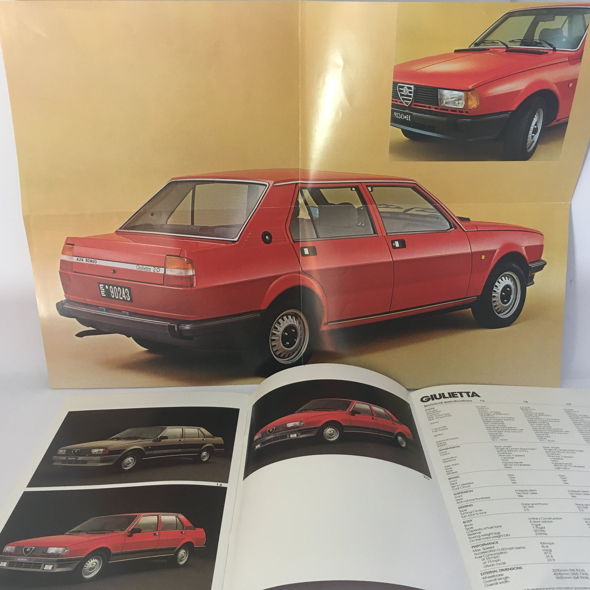 Alfa Romeo, Brochure Poster Giulietta 2.0, New Giulietta, Anni '70 '80, Lingua Inglese - Raggi's Collectibles' Automotive Art