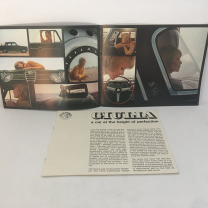 Alfa Romeo, Brochure Giulia 1600 Super Alfa Romeo, Inserto Alfa Romeo Giulia, Anni '60 '70, Lingua Inglese - Raggi's Collectibles' Automotive Art