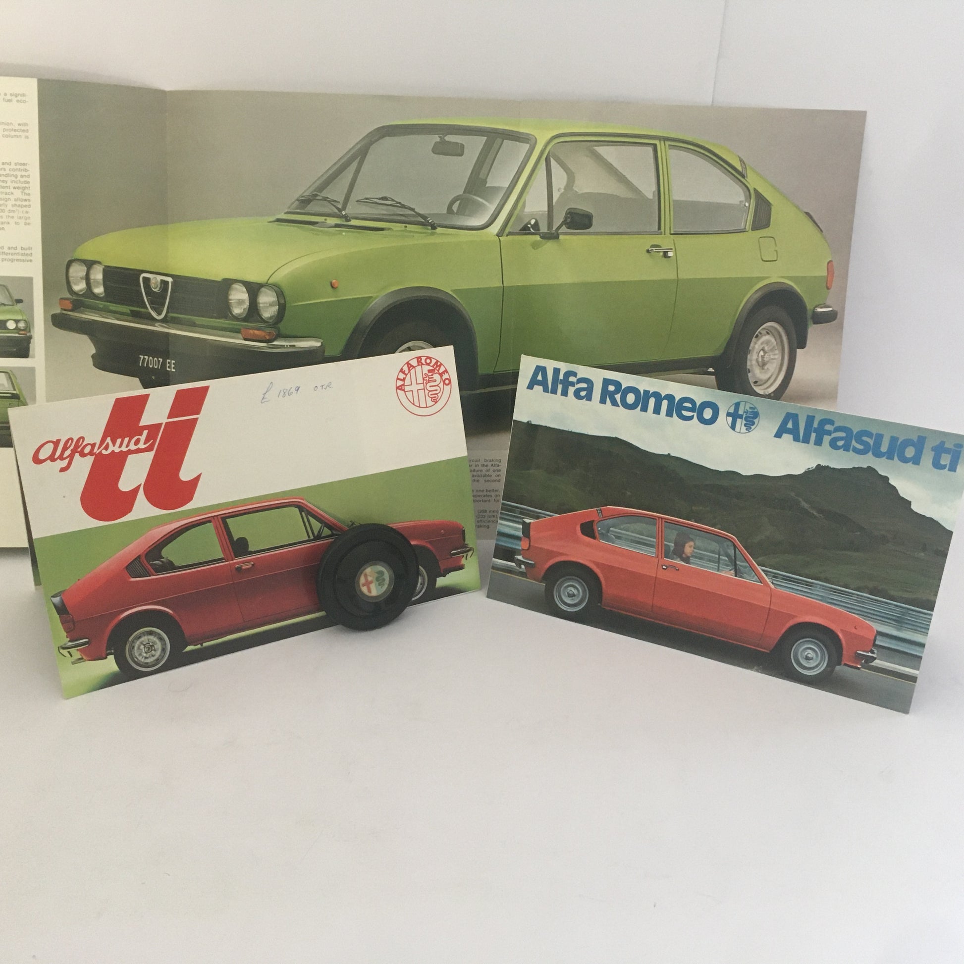 Alfa Romeo, Brochure Alfasud TI 1200 e Alfasud TI 1500, Anni '70, Lingua Inglese - Raggi's Collectibles' Automotive Art