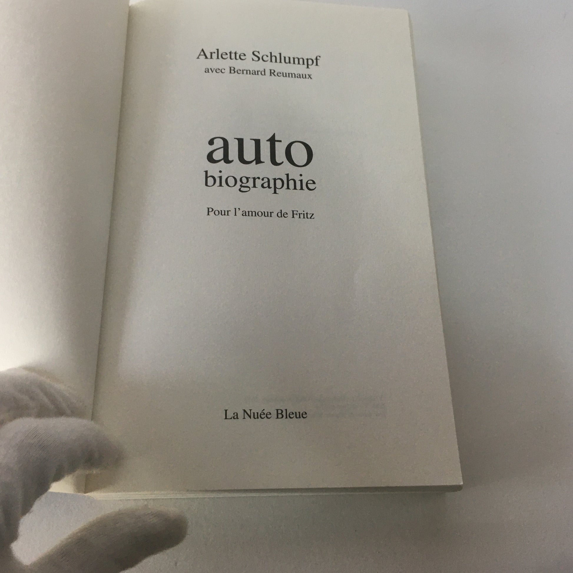 Bugatti, Libro Pour L'Amour de Fritz, Auto Biographie di Arlette Schlumpf, ISBN 9782716507479 - Raggi's Collectibles' Automotive Art