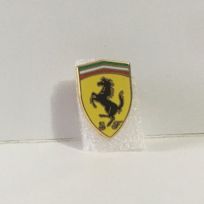 Ferrari, Spilla da Giacca Scuderia Ferrari con Finitura Smaltata e Chiusura Rapida - Raggi's Collectibles' Automotive Art