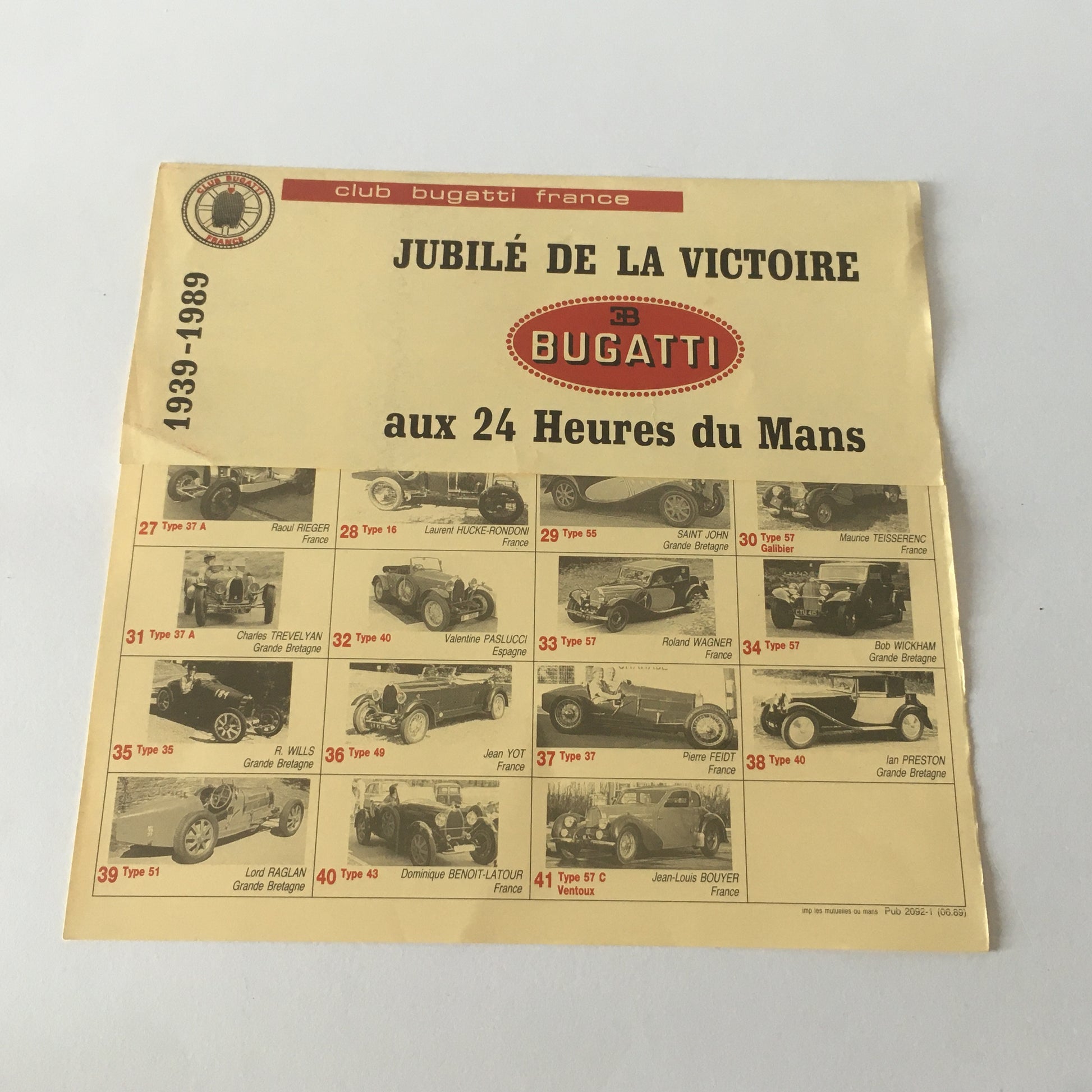 Bugatti, Brochure Giubileo della Vittoria Bugatti alla 24 Ore di Le Mans 1939 - 1989 Edizione Limitata - Raggi's Collectibles' Automotive Art