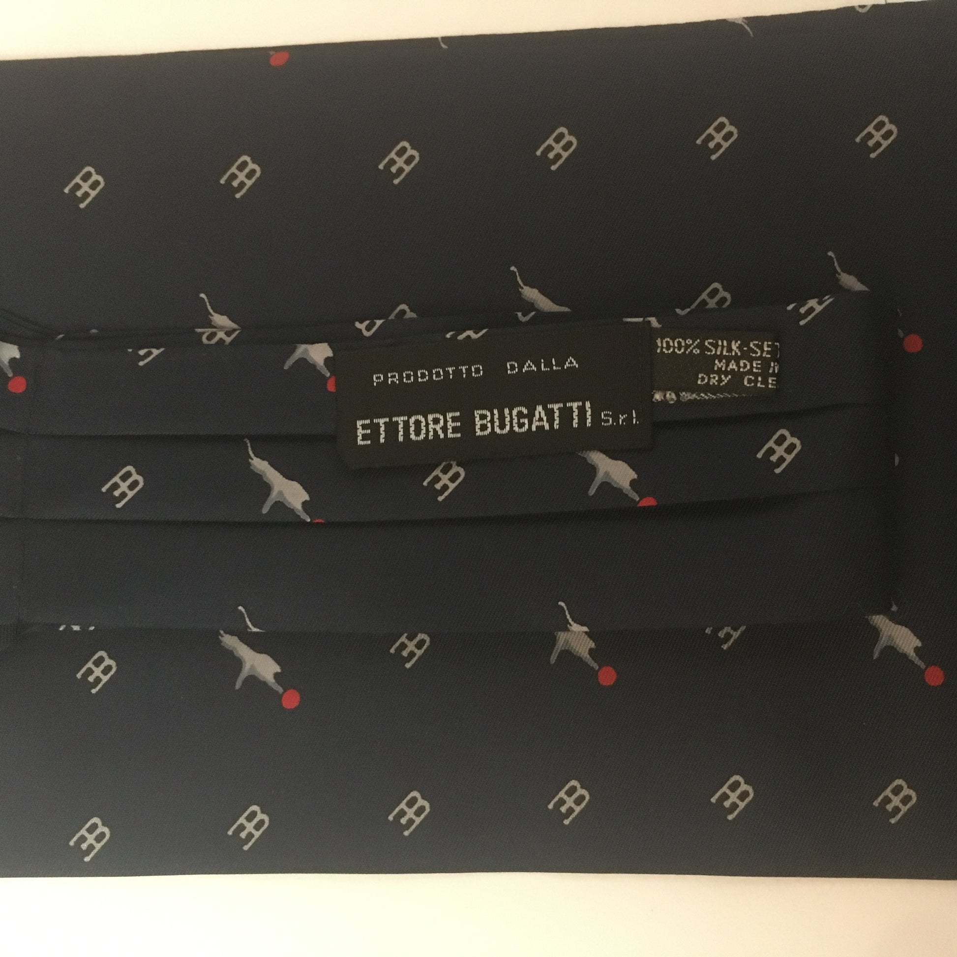 Bugatti, Foulard Ascot di Colore Blu in Pura Seta al 100% con Stemma e Mascotte Bugatti, Made in Italy - Raggi's Collectibles' Automotive Art