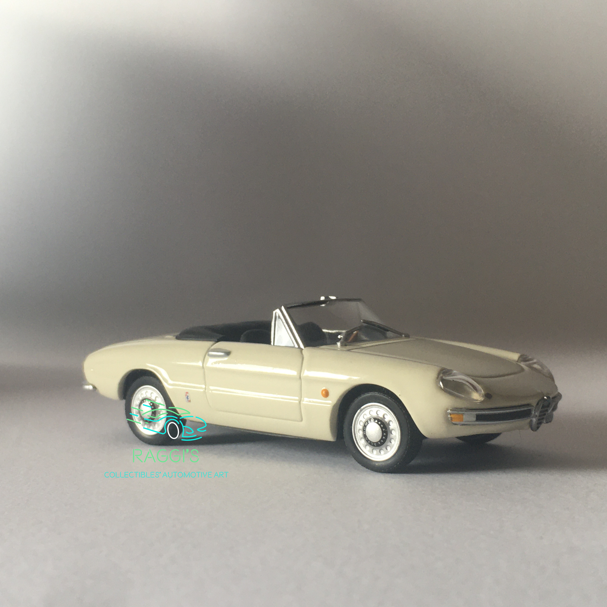 Alfa Romeo, Modellino in Metallo Pressofuso Alfa Romeo Spider 1600 Duetto del 1966 - Raggi's Collectibles' Automotive Art