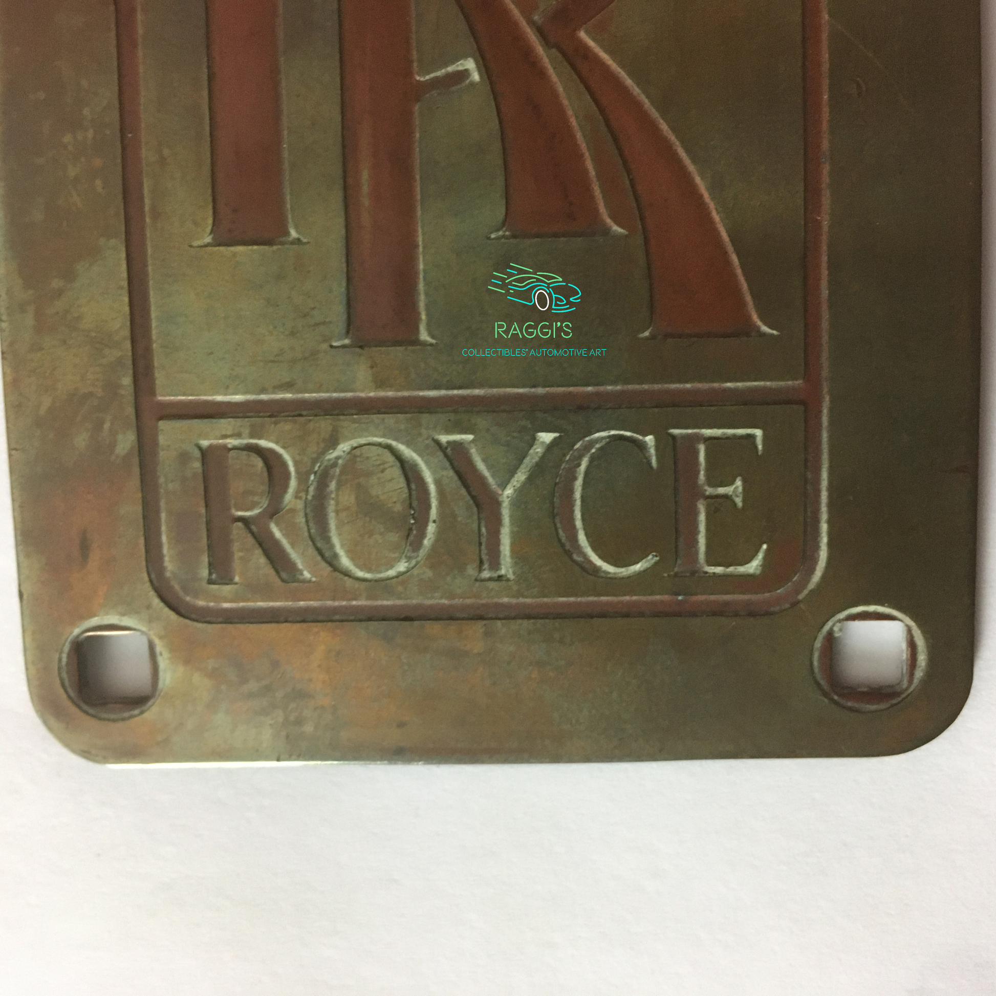 Rolls-Royce, Stemma Originale in Ottone con Lettere di Colore Rosso, Estremamente Raro - Raggi's Collectibles' Automotive Art