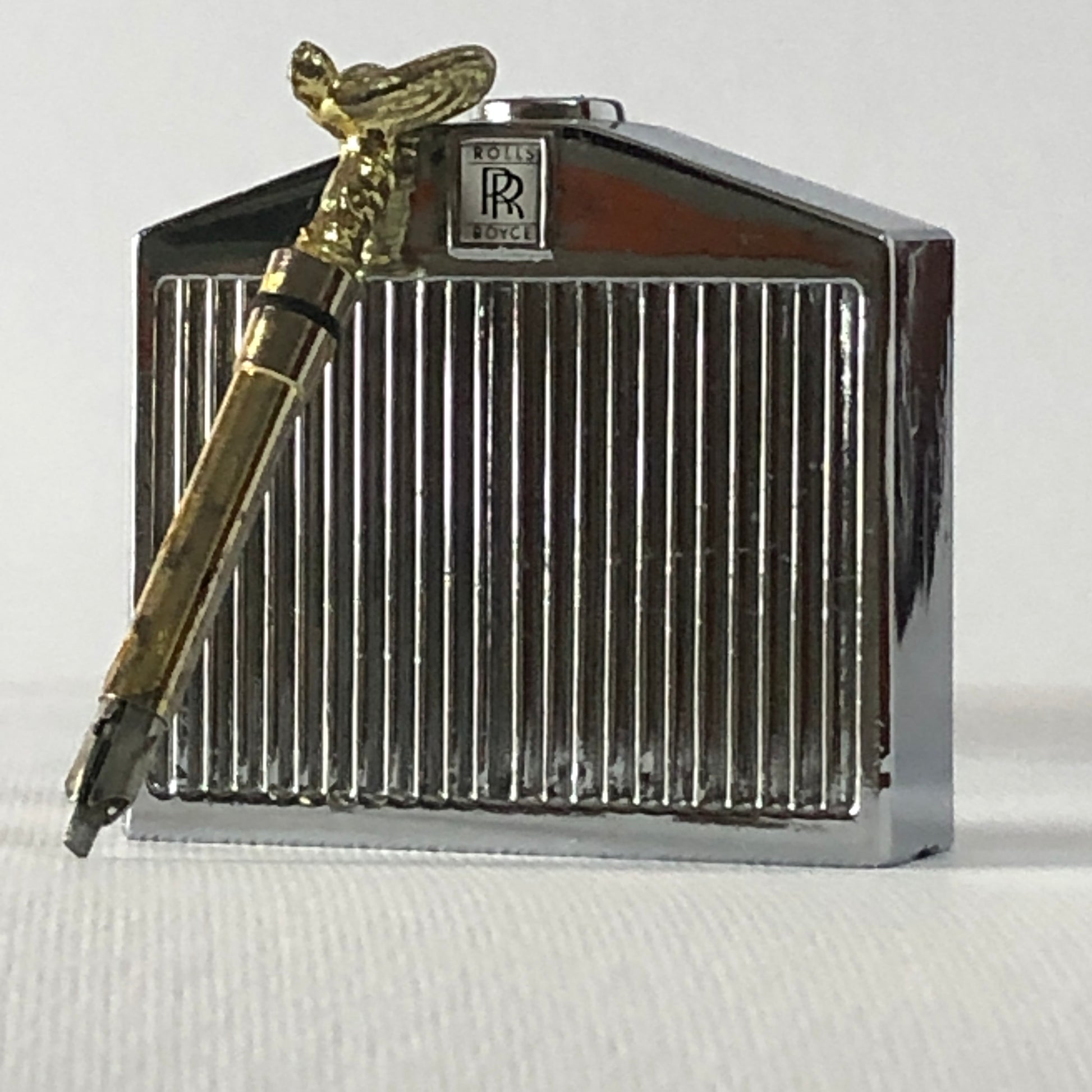 rolls royce cigarette lighter Rolls-Royce, Permanent Match Lighter in the shape of a Radiator with m – Raggi's Automobilia e Ricambi Auto rolls royce cigarette lighter Rolls-Royce, Permanent Match Lighter in the shape of a Radiator with m – Raggi's Automobilia e Ricambi Auto