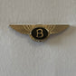 Bentley, Spilla da Giacca in Metallo con Logo Bentley, Widget B - Raggi's Collectibles' Automotive Art