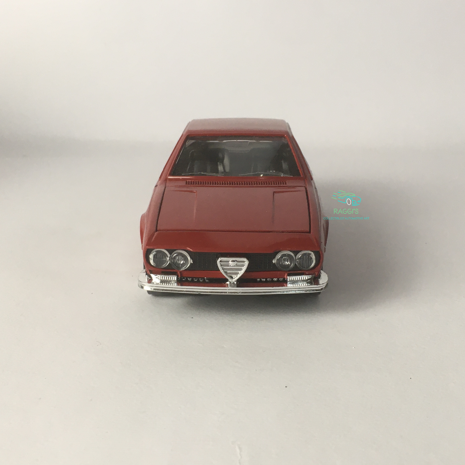 Alfa Romeo, Modellino in Metallo Pressofuso Bburago Hat 136 Alfa Romeo Alfetta G.T. Scala 1:24 - Raggi's Collectibles' Automotive Art