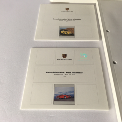 Porsche, Press Kit Intera Gamma Porsche Anno 2005  Lingua Tedesco Italiano Francese Inglese Spagnolo - Raggi's Collectibles' Automotive Art